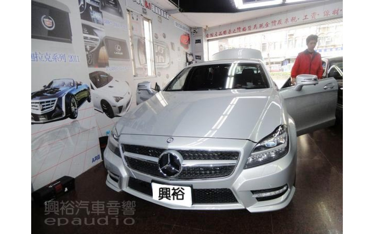 【BENZ 賓士】CLS350 安裝 行車記錄器 | 防護罩 | 測速器