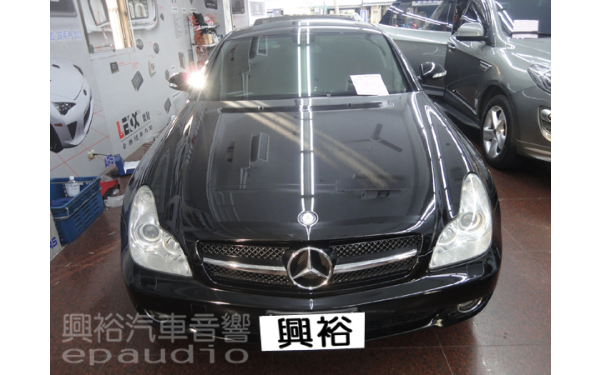 【BENZ 賓士】CLS350 安裝 專款螢幕主機 | 倒車鏡頭