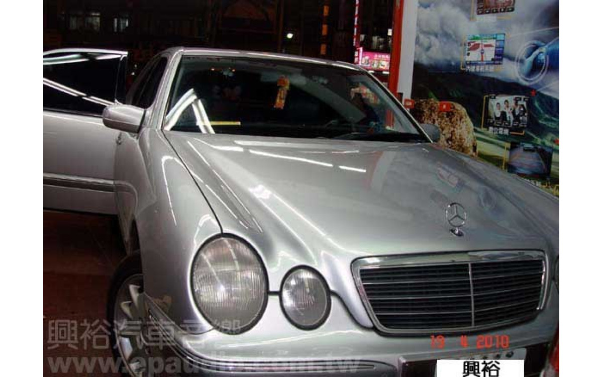 【BENZ W210】E200 安裝 伸縮螢幕主機 