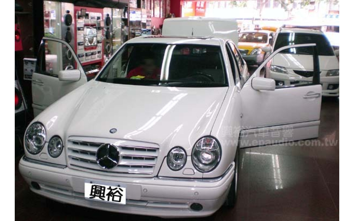 【BENZ W210】安裝螢幕主機 | 木工 | 重低音 | 擴大機
