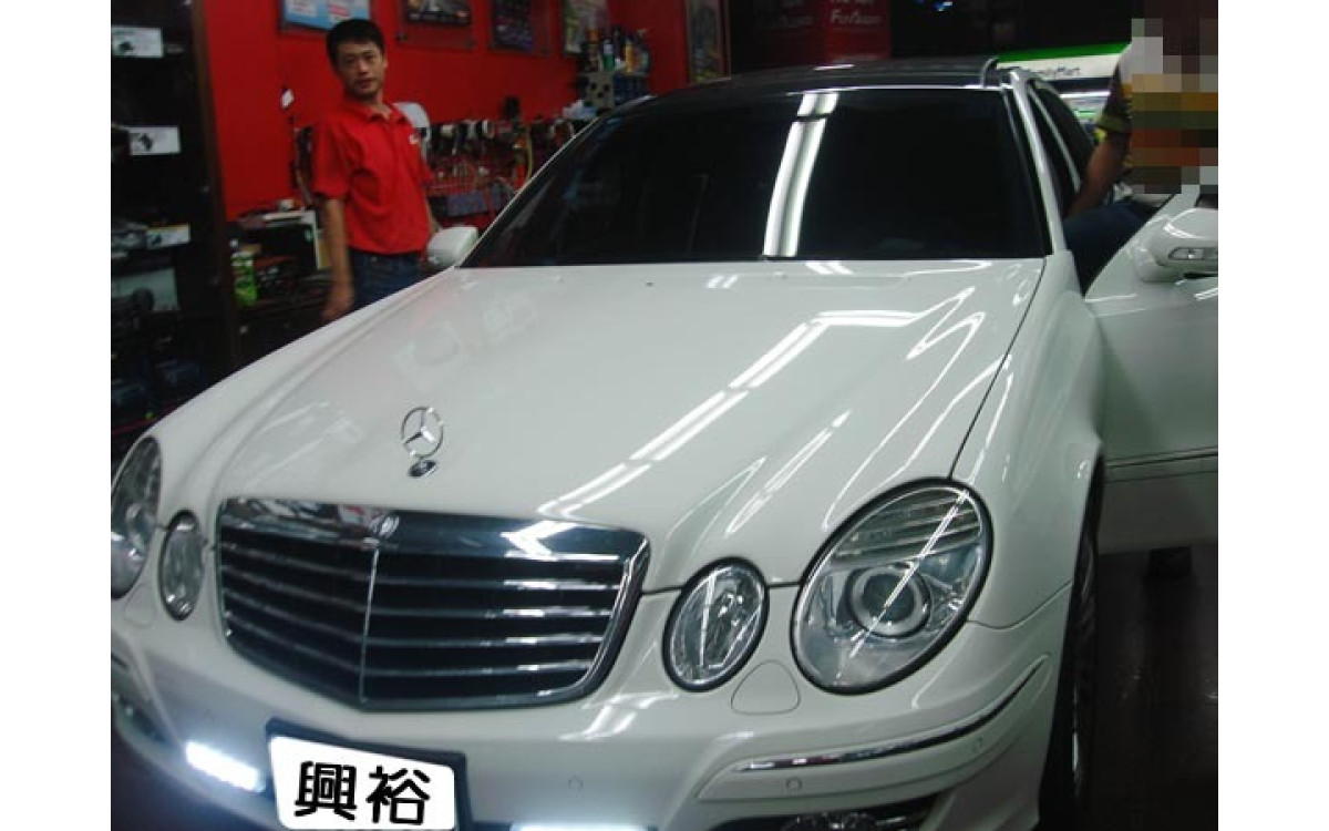 【BENZ W211】 E350 安裝 專用螢幕主機 | 數位