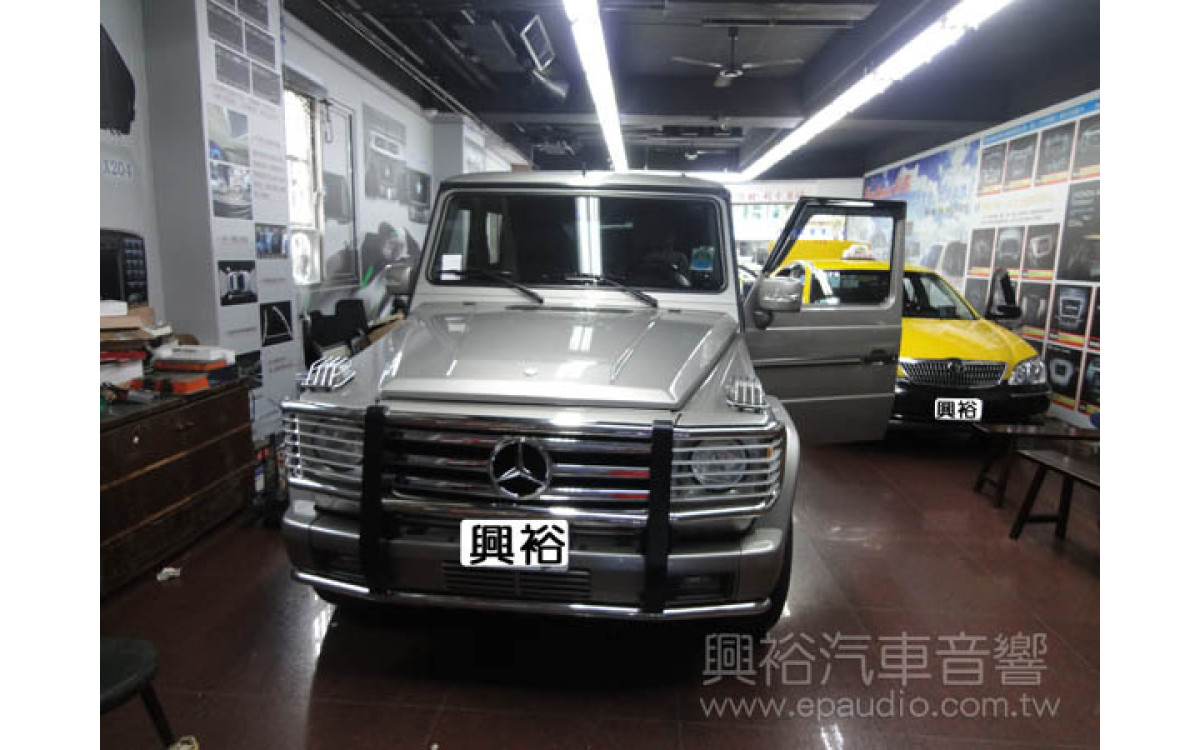 【BENZ 賓士】G55 安裝 四分割行車記錄