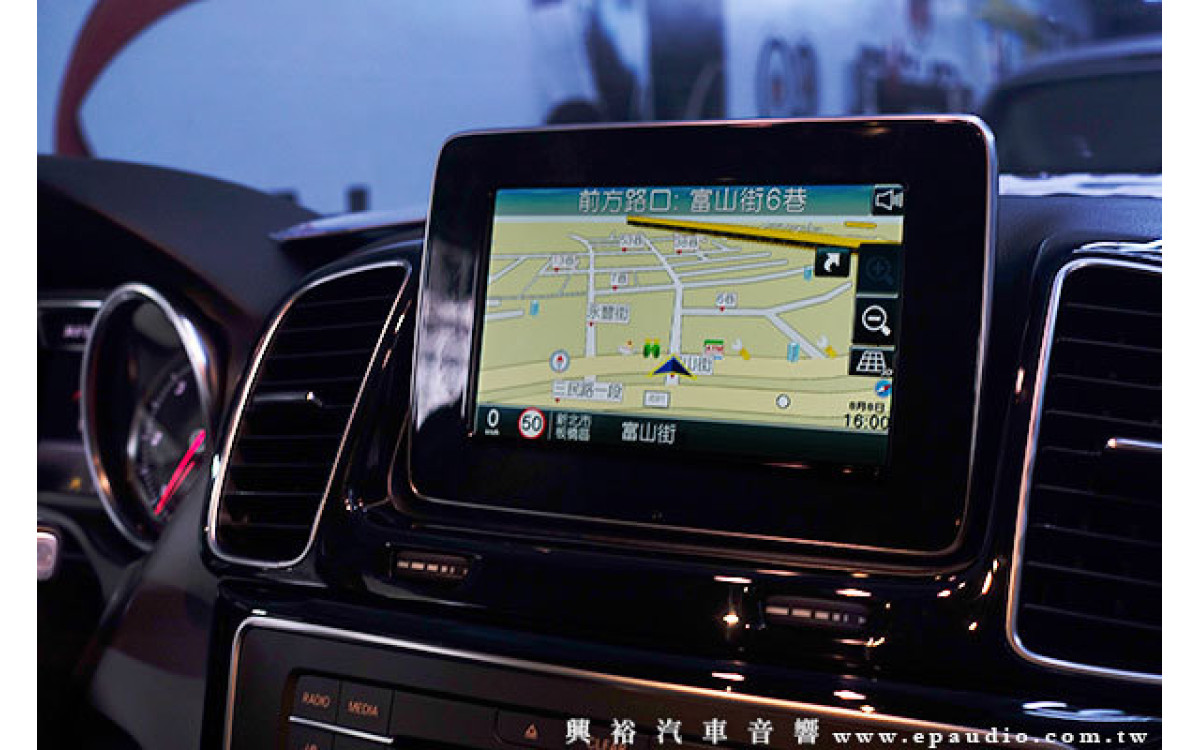 【BENZ 賓士】GLE 250d 改觸控導航介面