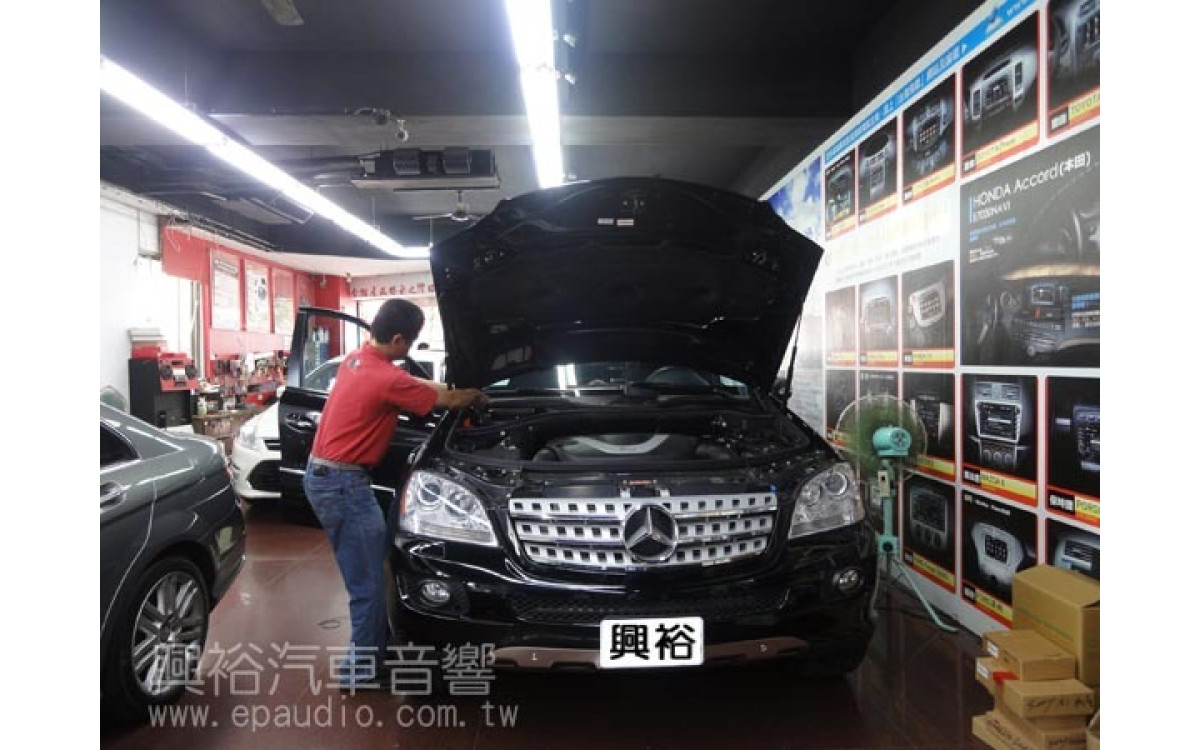 【BENZ 賓士】ML350 安裝介面 | 導航 | 數位電視