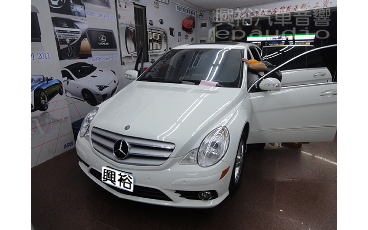 【BENZ 賓士】R350 安裝 環景 | 手機鏡像