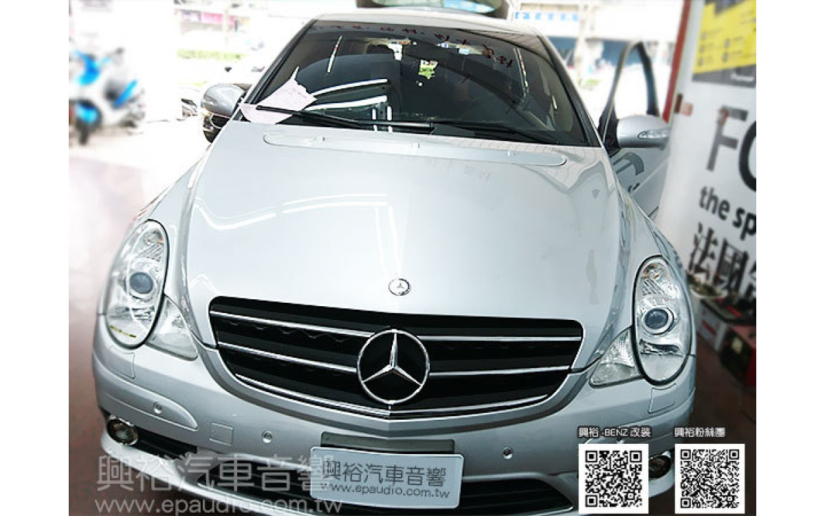 【BENZ 賓士】2010年 R350 安裝 Pioneer AVH-X8850BT CarPlay 螢幕主機 | 倒車鏡頭 