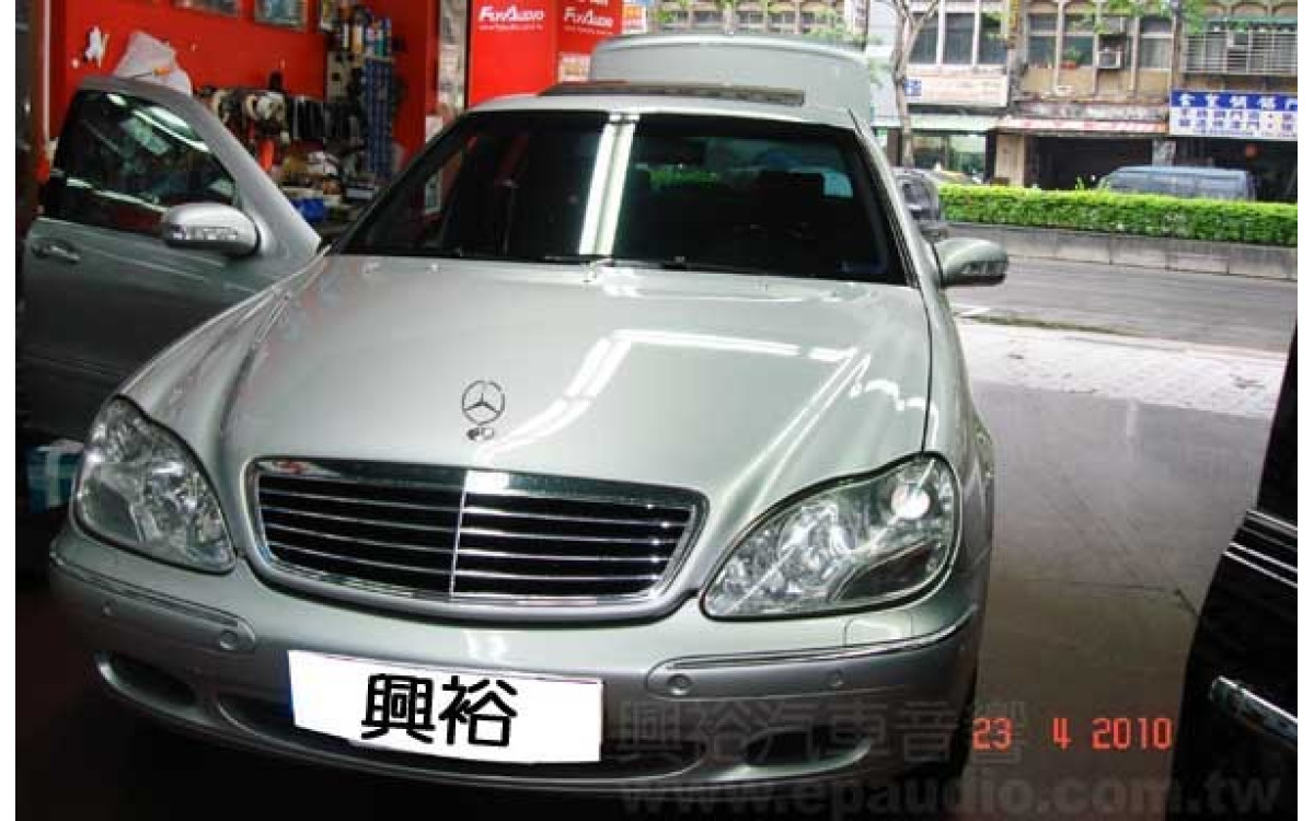 【BENZ 賓士】S350 安裝 螢幕主機 | 重低音