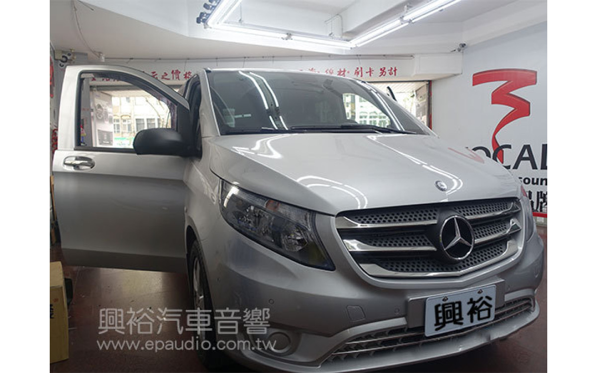 【BENZ 賓士】VITO 安裝 專款螢幕主機 | 行車記錄器 | 測速器 | 防護罩 | 固定式螢幕 | 環景