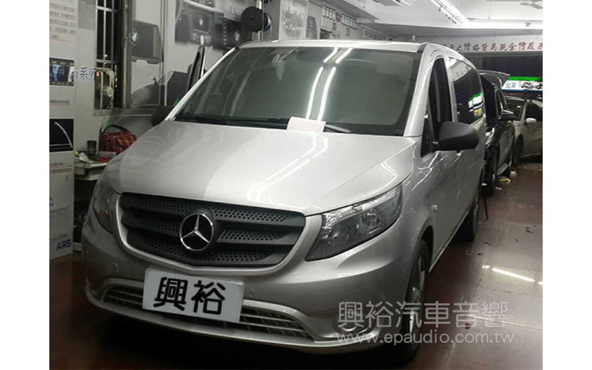 【BENZ 賓士】VITO 安裝 安卓主機 | 數位電視 | 倒車鏡頭