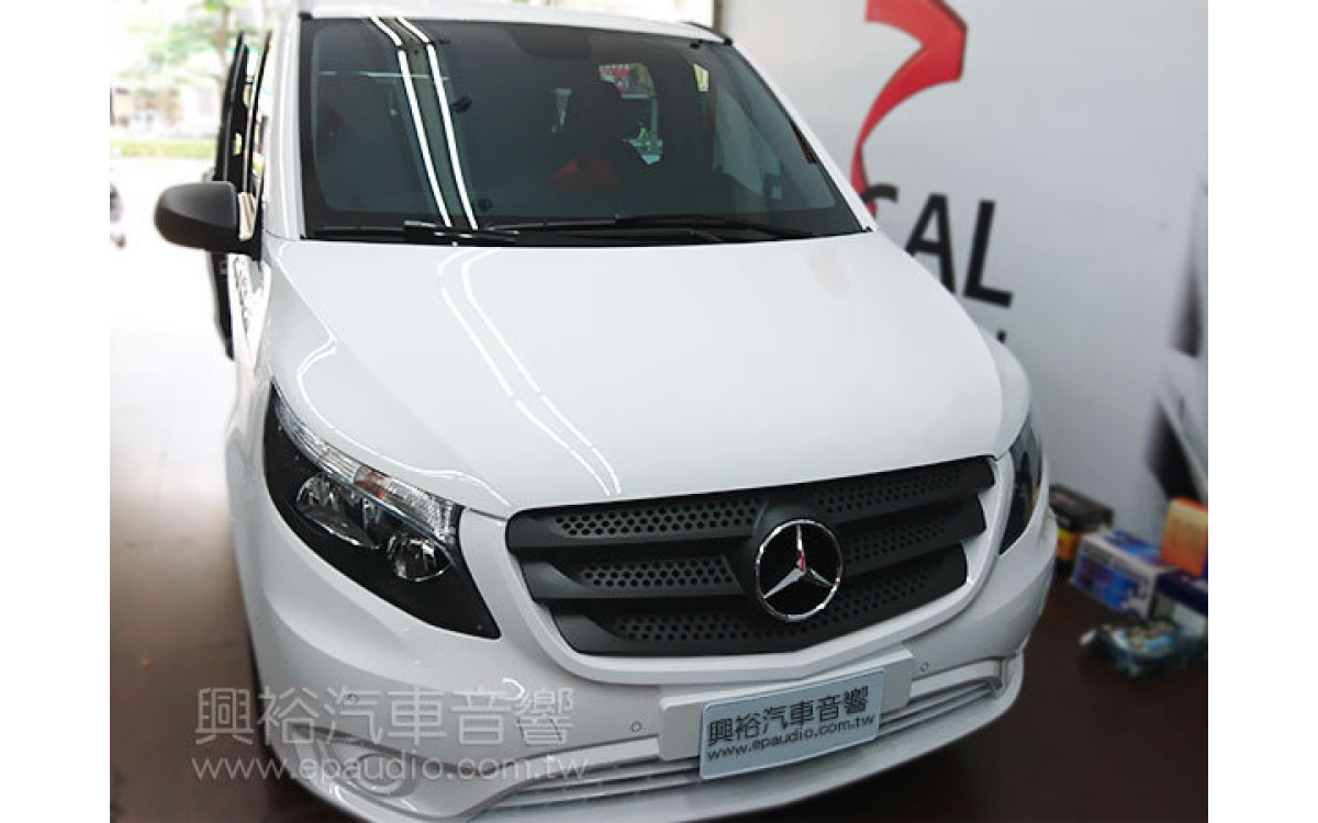 【BENZ 賓士】VITO 安裝 專款螢幕主機 | 數位 | 倒車 | 行車記錄器
