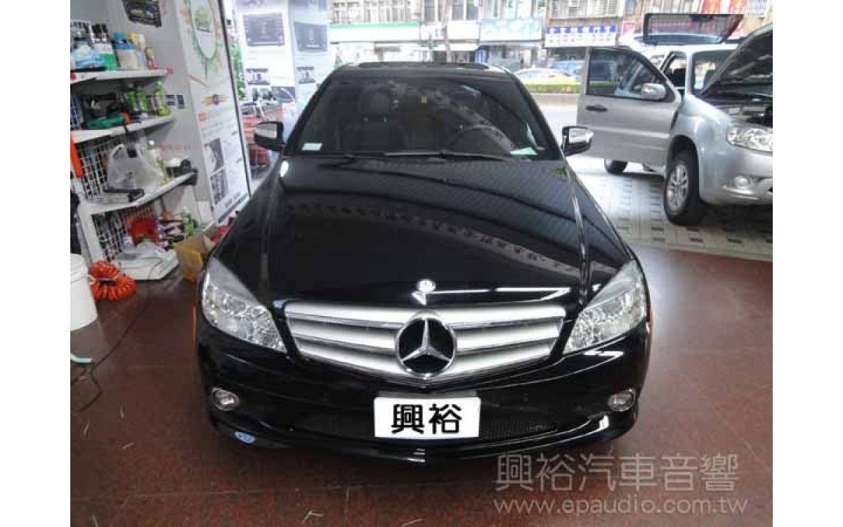 【BENZ W204】C350 安裝 專款螢幕主機 | 數位電視 | 倒車