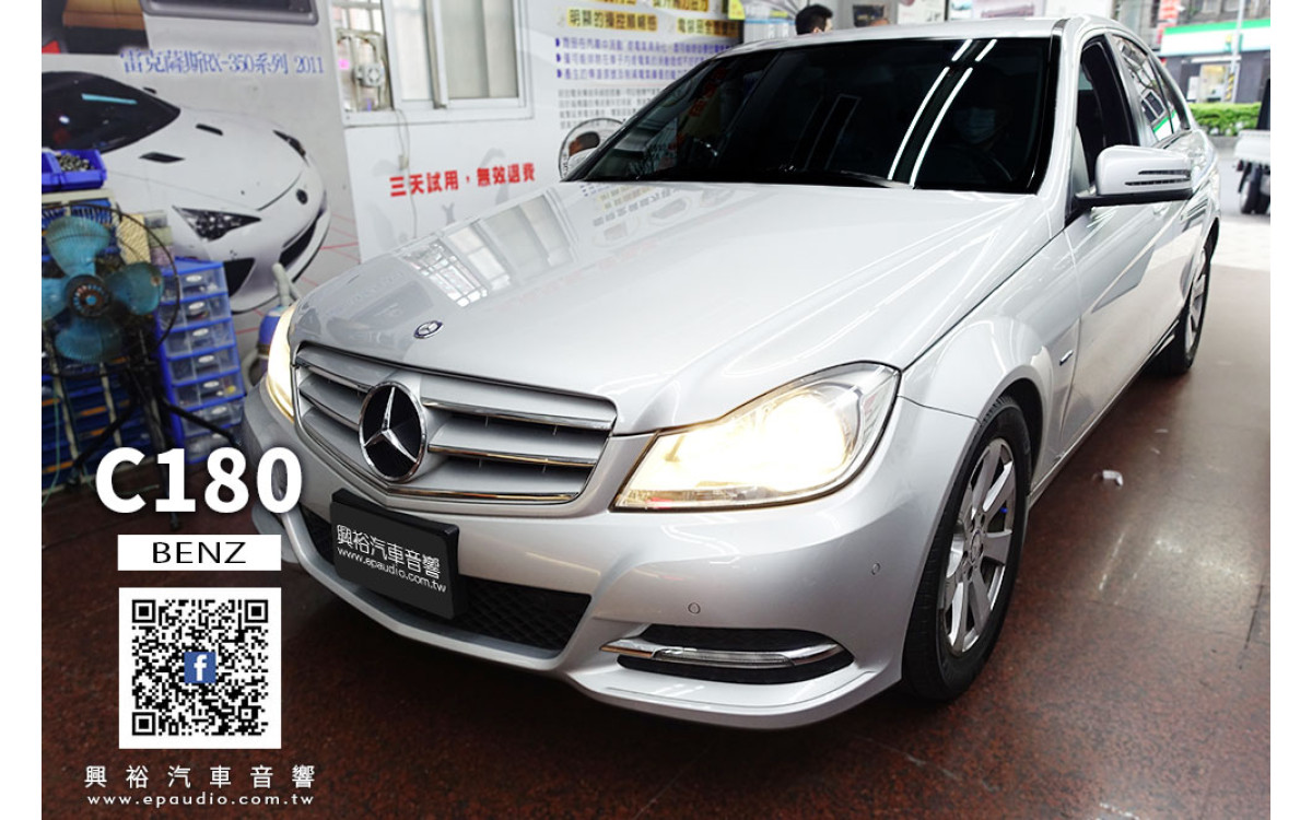 【BENZ W204】C180 安裝 11-14年W204專用安卓機 |  專用把手型倒車鏡頭
