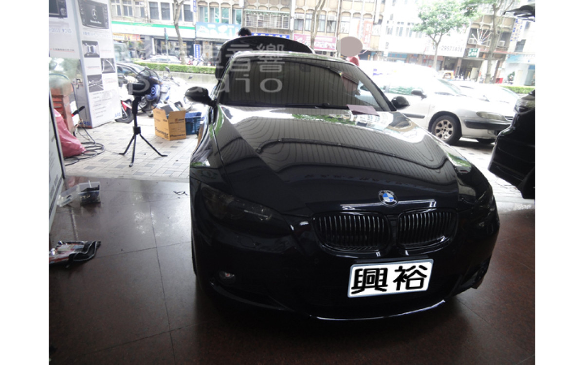 【BMW E90】335i 安裝 行車紀錄器