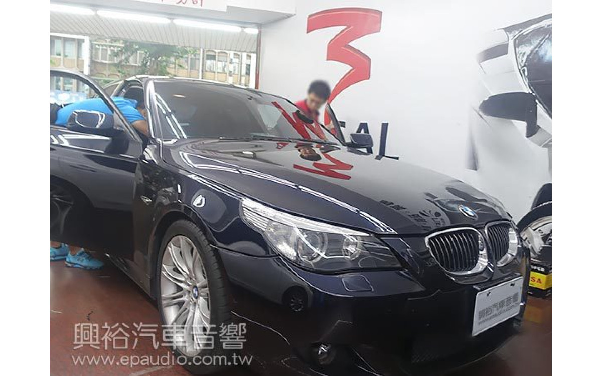 【BMW 5系列 E60】525i 安裝  5系專用8吋螢幕主機 | 數位 | 專用倒車鏡頭
