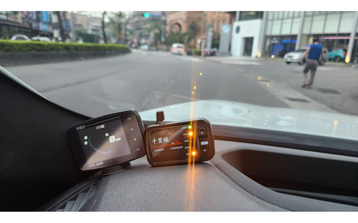  【BMW 寶馬】530i 安裝 ｜千里眼 防護罩｜測速器｜