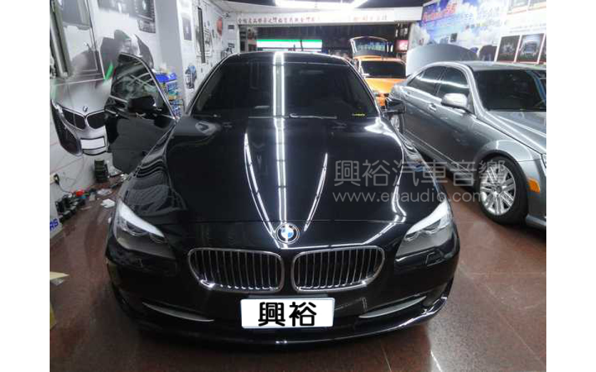 【BMW 5系列 F10】528i 安裝 多媒體影音盒 | 手機鏡像介面盒