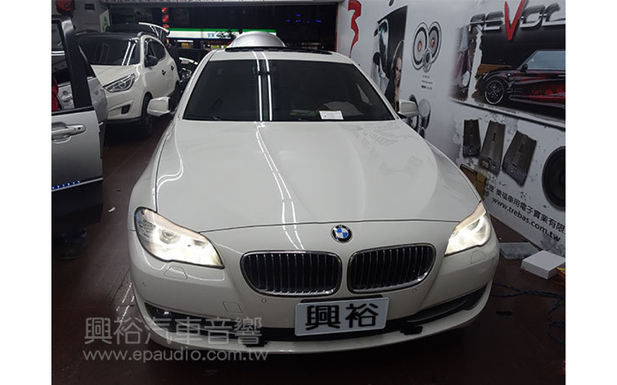 【BMW 5系列 F10】520i  安裝 介面 | 測速器 | 頭枕螢幕 | 防護罩