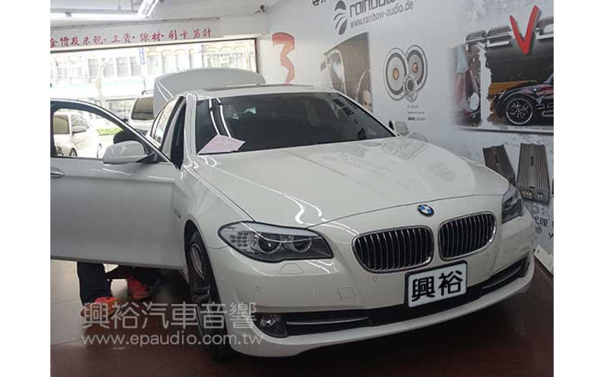 【BMW 5系列 F10】520i  安裝 rainbow BMW專用分離式喇叭IL-C8.3 F |  F10專用電動尾門