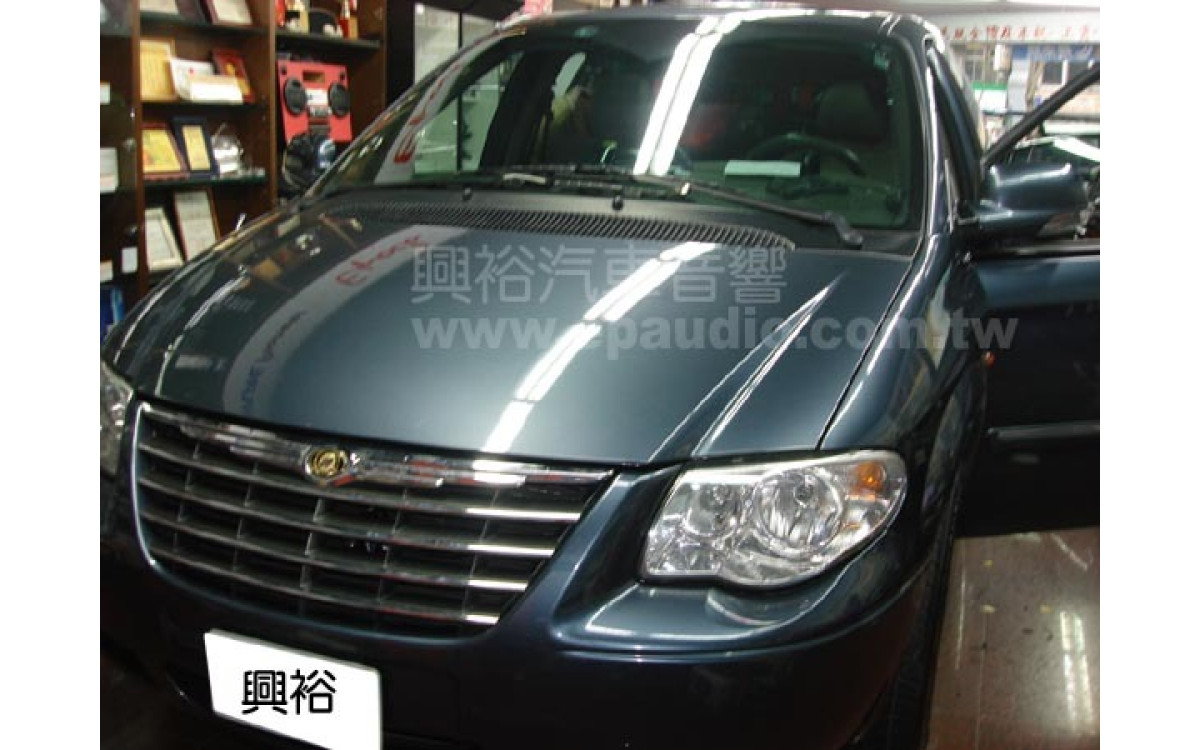 【CHRYSLER 克萊斯勒】安裝 分割行車記錄器