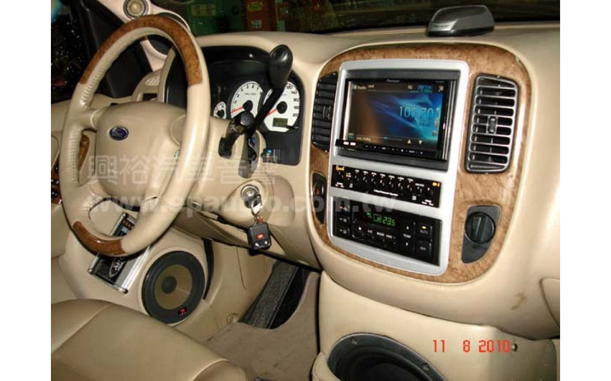 【FORD ESCAPE】安裝 Pioneer先鋒AVH-P4250DVD+數位電視