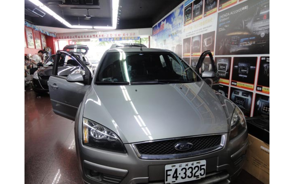 【FORD FOCUS】安裝 7吋專用DVD螢幕主機+倒車