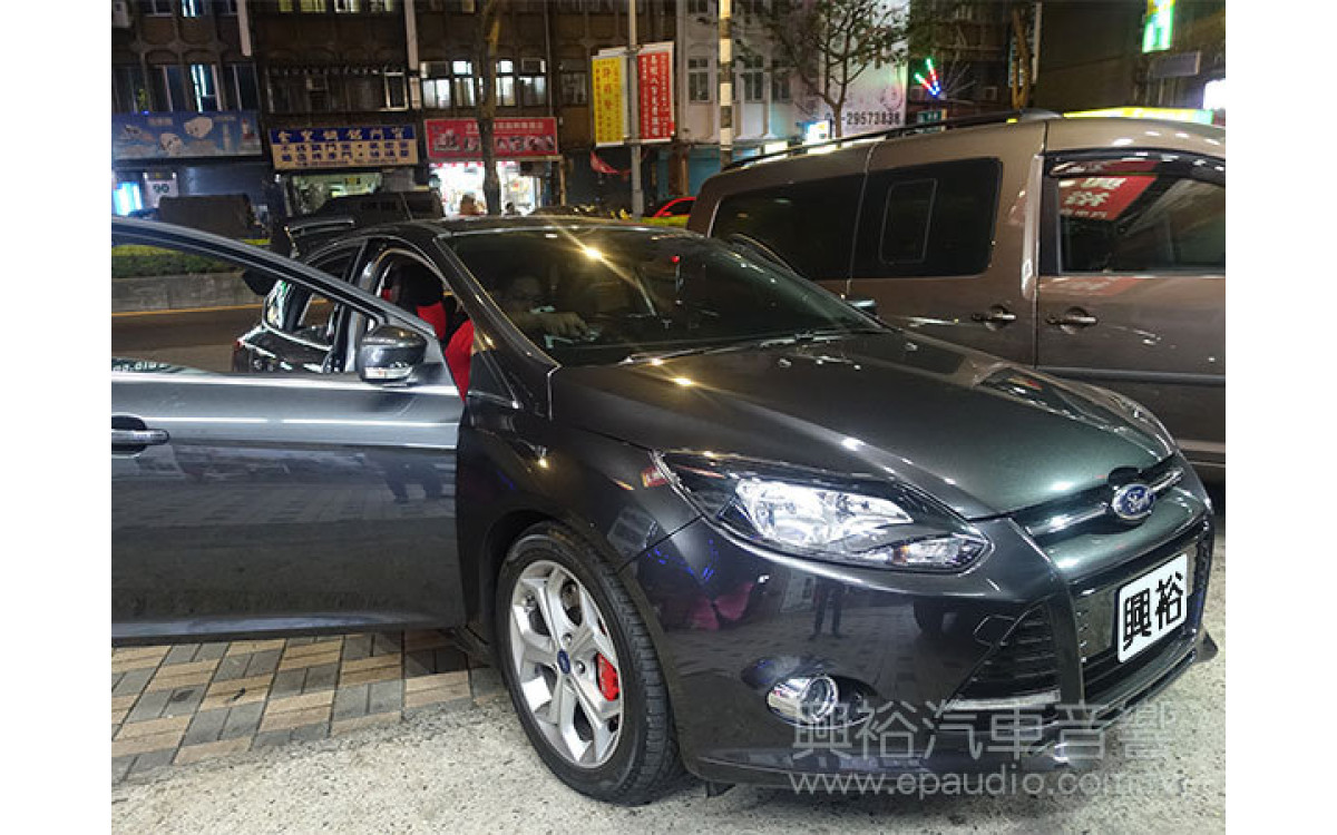 【FORD FOCUS】安裝 專用8吋安卓機+倒車