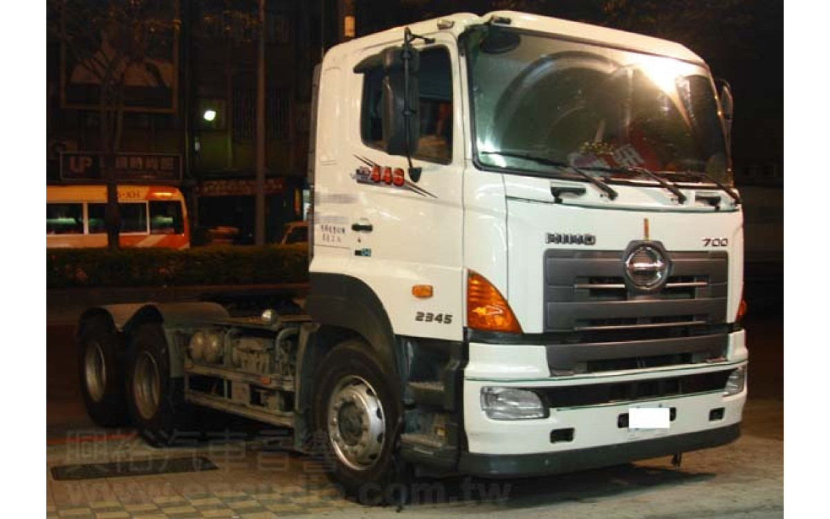 【HINO】700  安裝 1DIN主機 | 分離式喇叭
