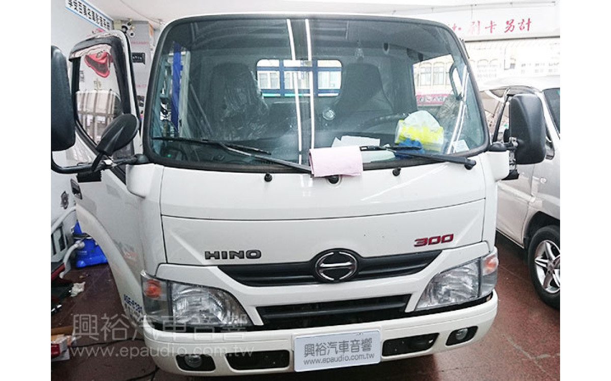 【HINO】300大貨車  安裝 螢幕主機 |  數位