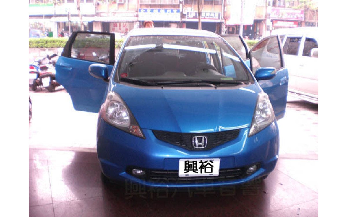 【HONDA 本田】FIT 安裝吸頂螢幕