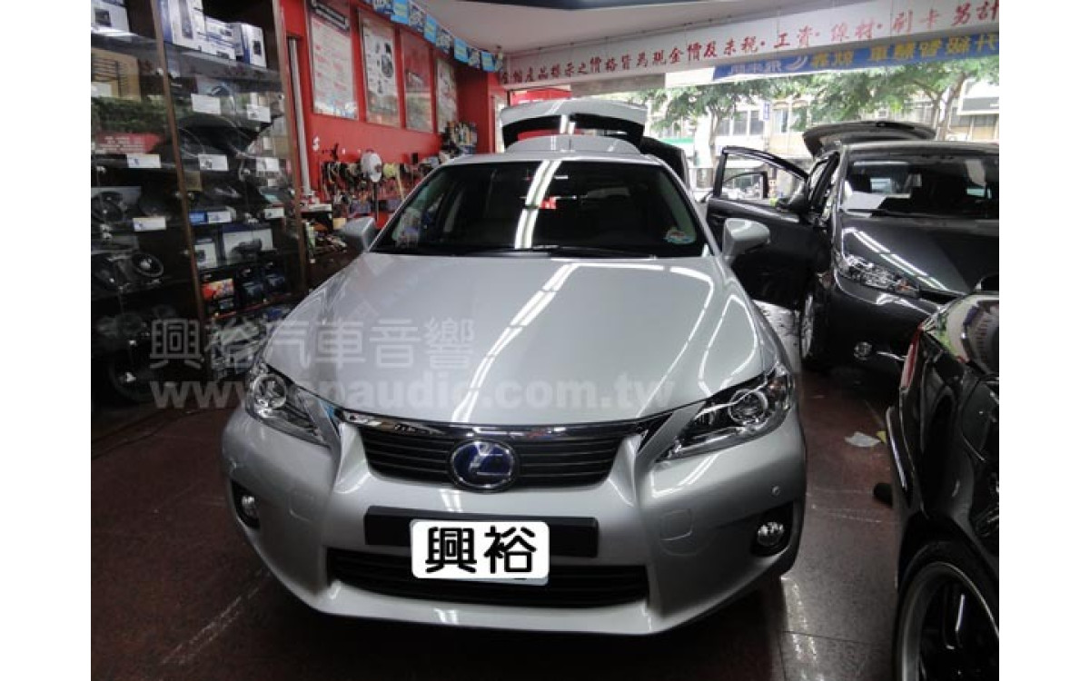 【LEXUS 淩志】CT200h 安裝 分割行車記錄器