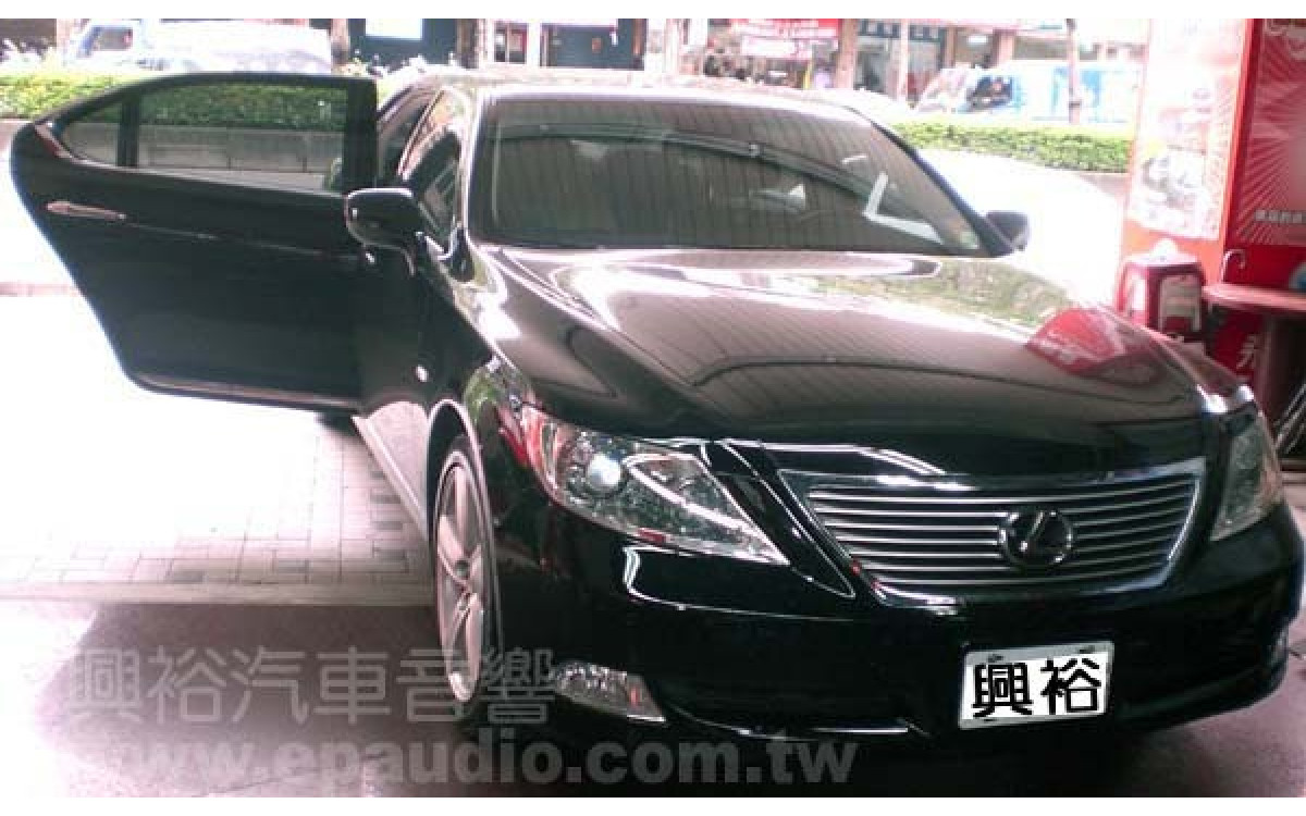 【LEXUS 淩志】LS460 安裝吸頂螢幕