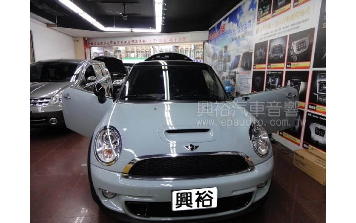【MINI 迷你】MINI Cooper 安裝  分割行車記錄器 | 導航