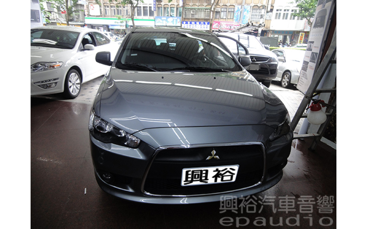 【MITSUBISHI 三菱】LANCER Fortis 安裝 頭枕螢幕 | 多媒體播放器