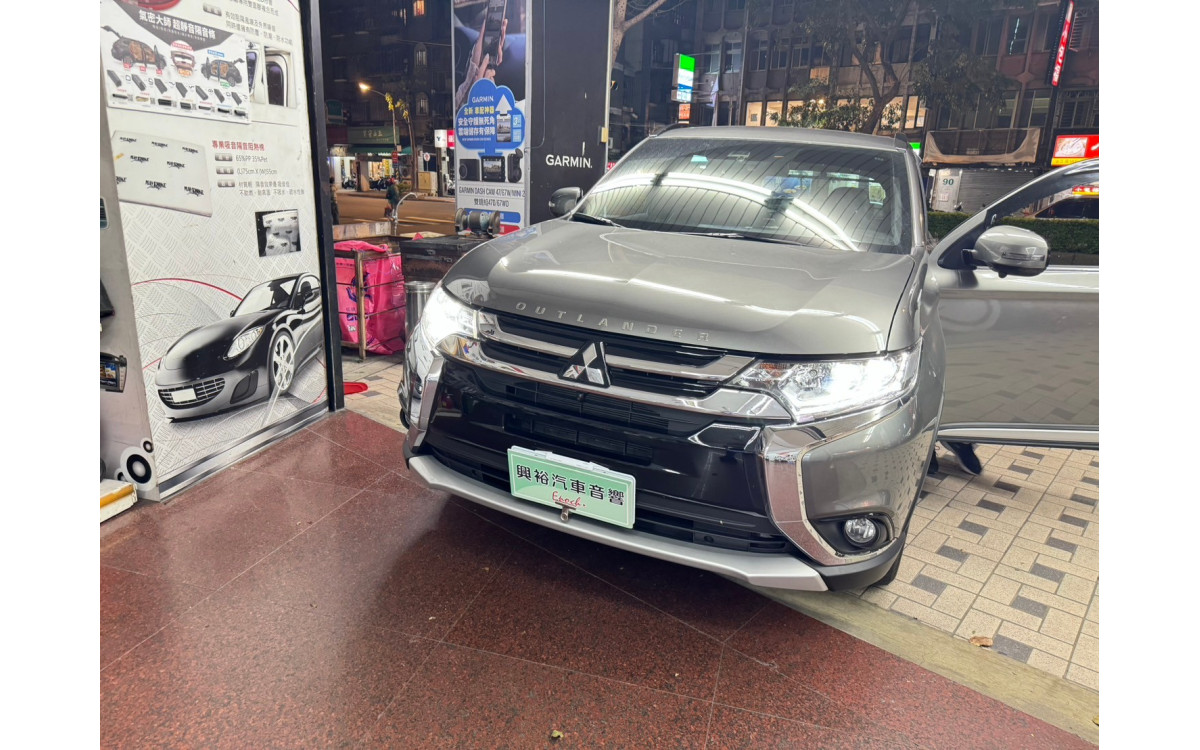 【MITSUBISHI 三菱】 2024/11/29OUTLANDER22年 Alpine 710+環景
