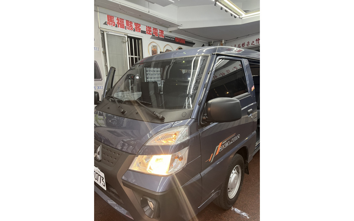 【MITSUBISHI 三菱】 貨車 安裝【ASUKA】飛鳥 RM-U14 14吋頭枕螢幕｜4核心 4+64G｜HDMI輸入｜前後同步｜隨插隨取，可攜帶式螢幕｜藍芽+手機快充 (Type C)