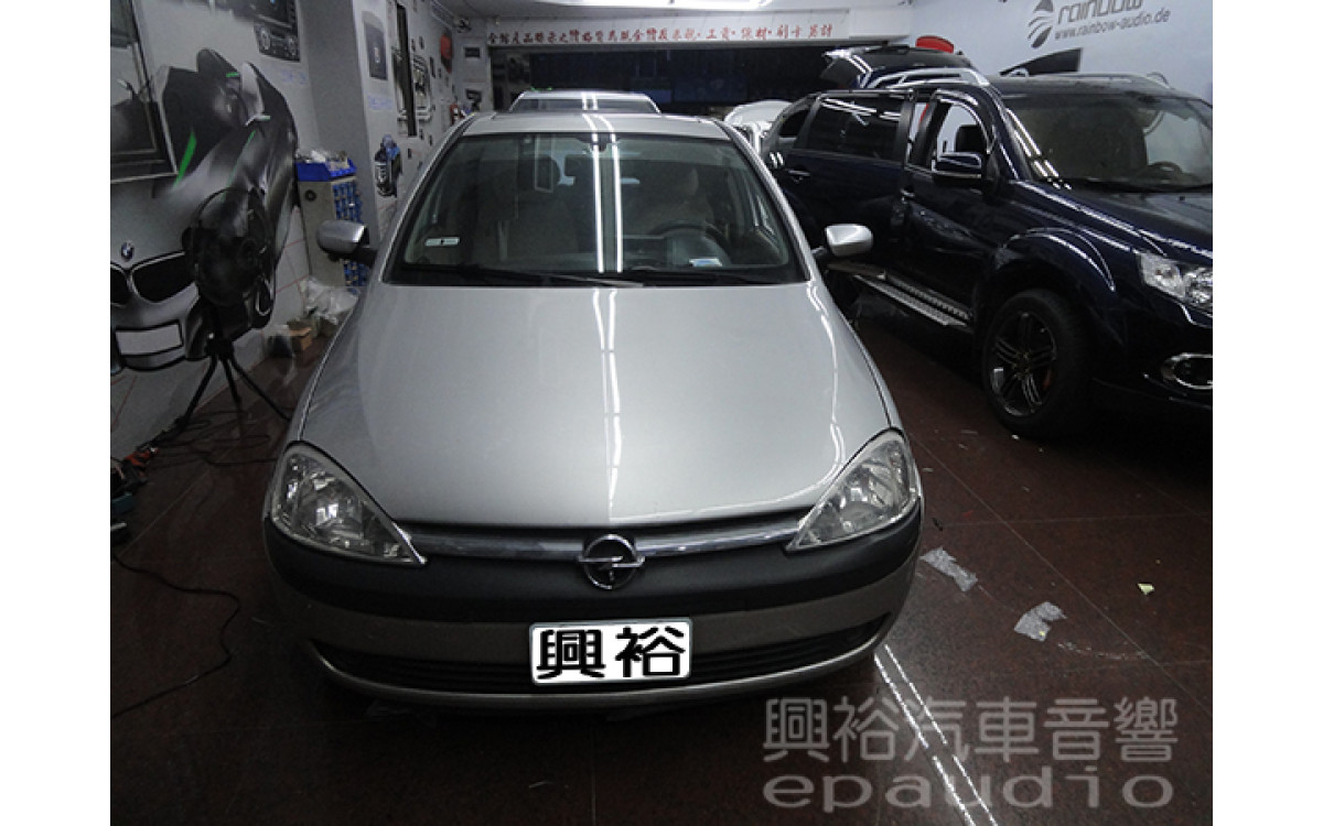 【OPEL 歐寶】CORSA 安裝 360度行車環景輔助系統 | 固定式螢幕