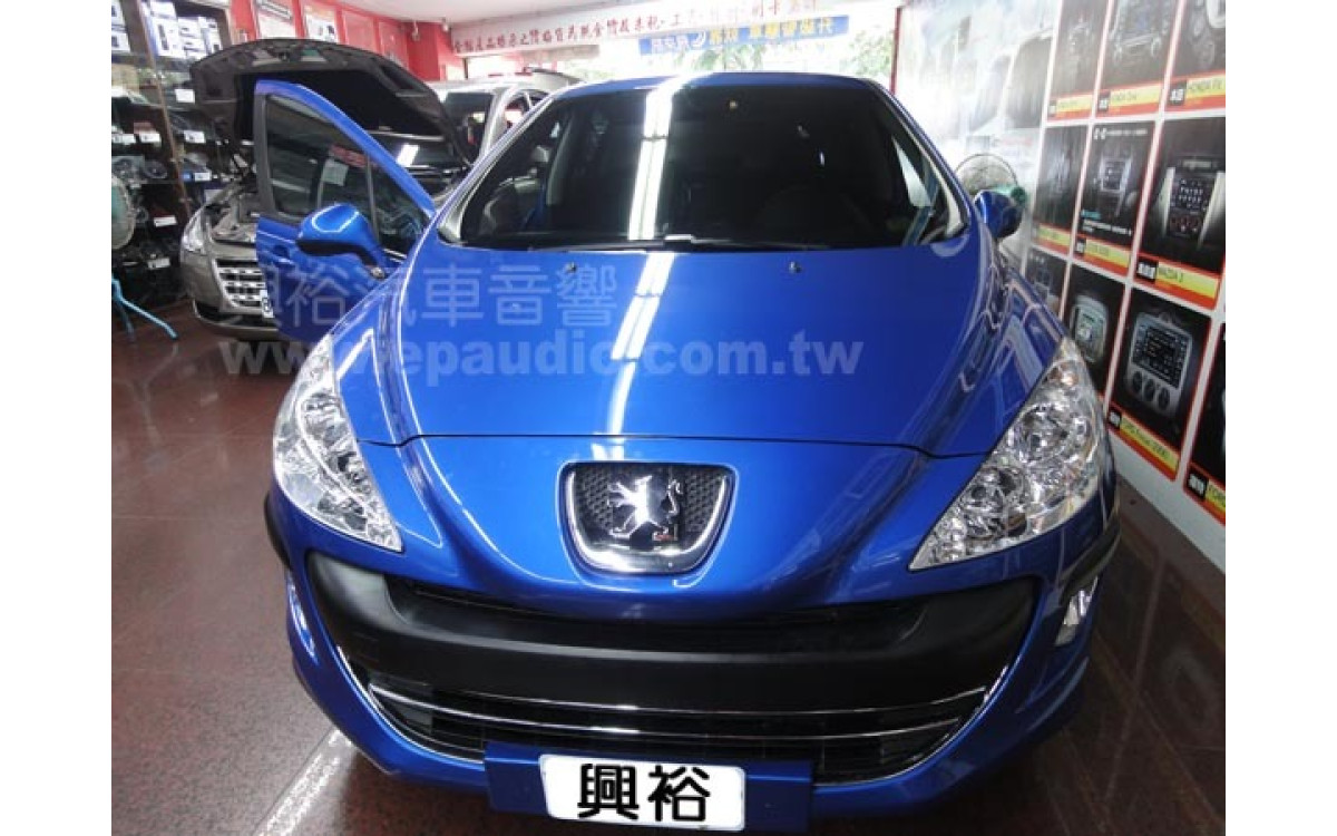 【PEUGEOT 寶獅】308 安裝伸縮螢幕主機
