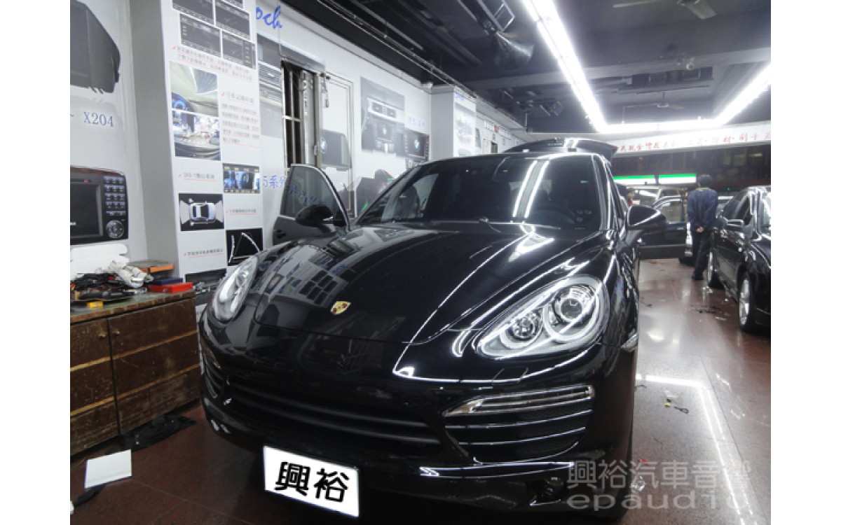 【Porsche 保時捷】Cayenne 安裝導航|數位|擴大機|電容|重低音|木工|測速器|防護罩|行車記錄器|倒車鏡頭