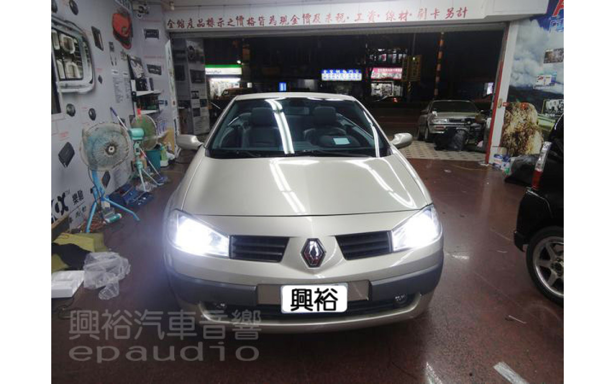 【RENAULT MEGANE】安裝 Pioneer AVH-P4450BT 7吋DVD伸縮藍芽主機 | PAPAGO導航 | 數位電視