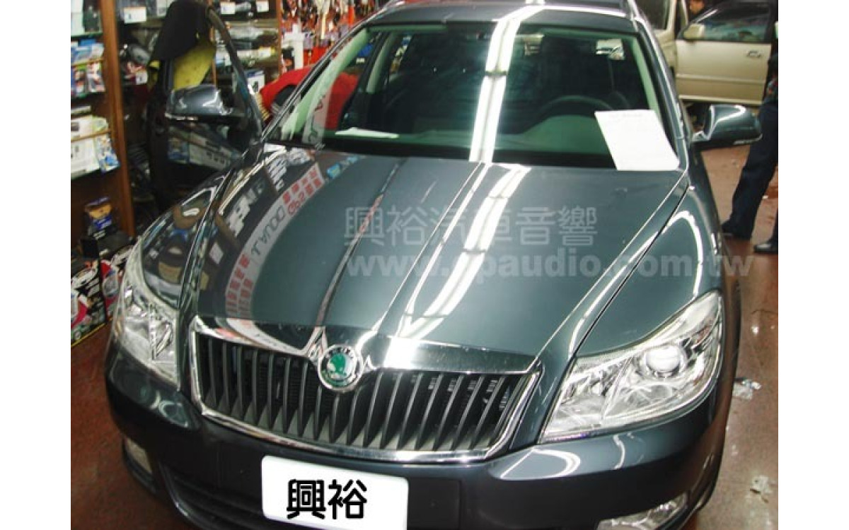 【SKODA Octavia】安裝喇叭 | 倒車鏡頭