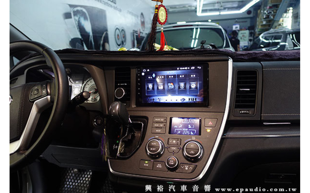 【TOYOTA 豐田】SIENNA 安裝 CONVOX 9吋安卓多媒體主機 | 吸頂螢幕