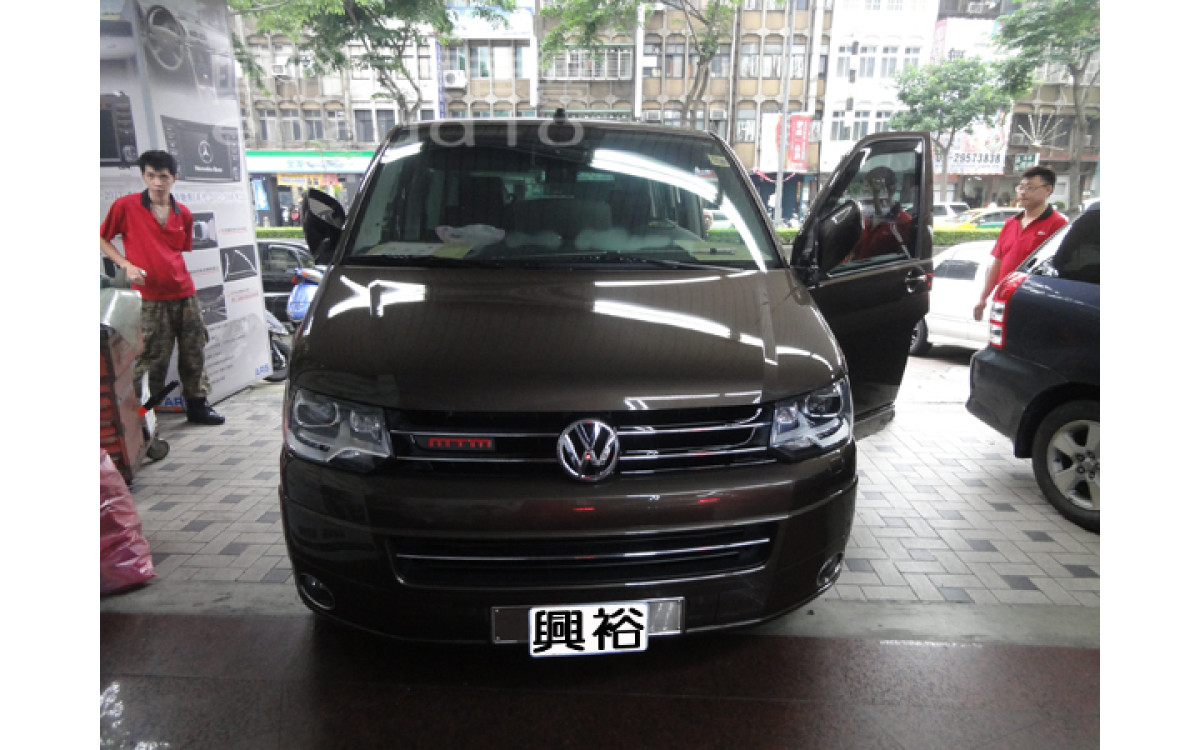 【VW 福斯】Multivan 安裝 螢幕主機 | 重低音 | 吸頂螢幕
