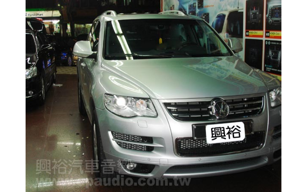 【VW 福斯】Touareg 改專款螢幕主機 | 數位 | 倒車
